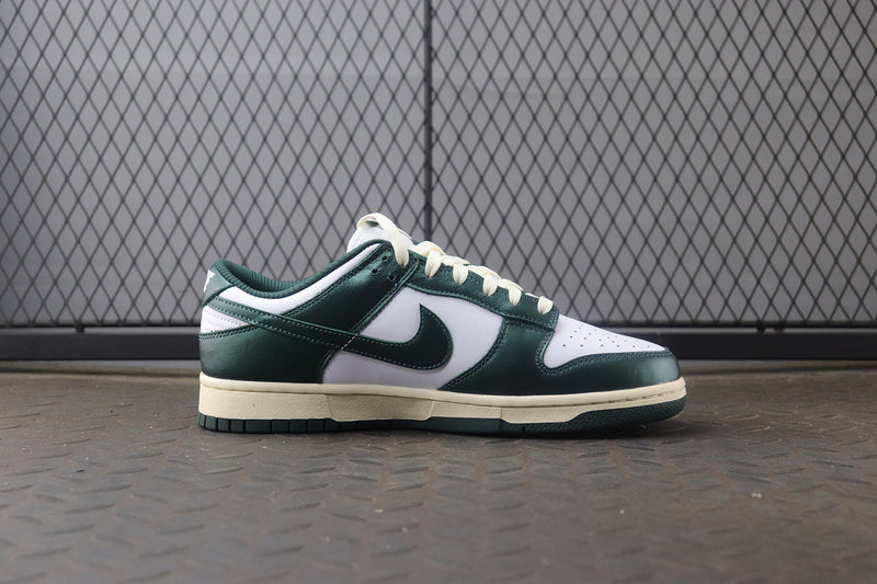 Nike Dunk Low " Vintage Green"