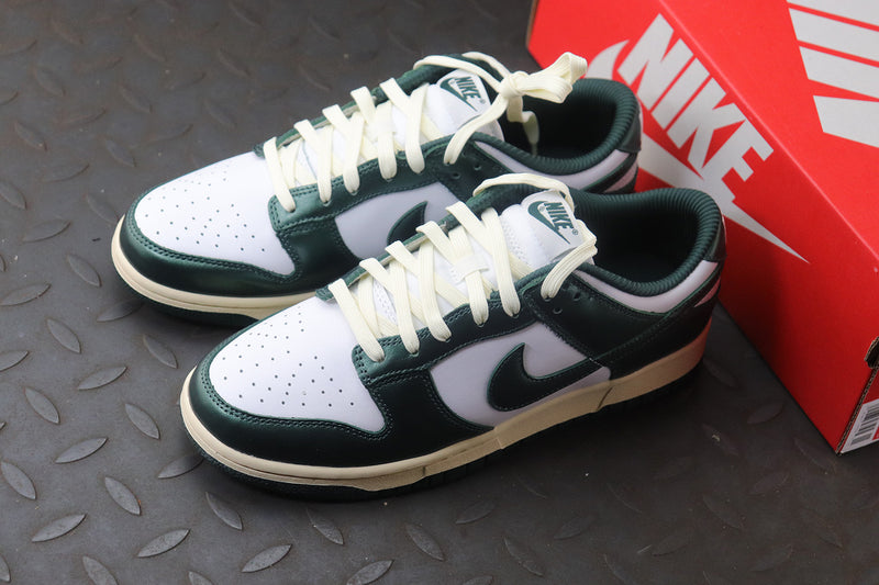 Nike Dunk Low " Vintage Green"