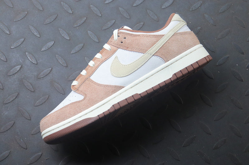 Nike Dunk Low PRM "Medium Curry"