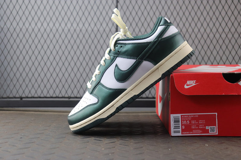 Nike Dunk Low " Vintage Green"