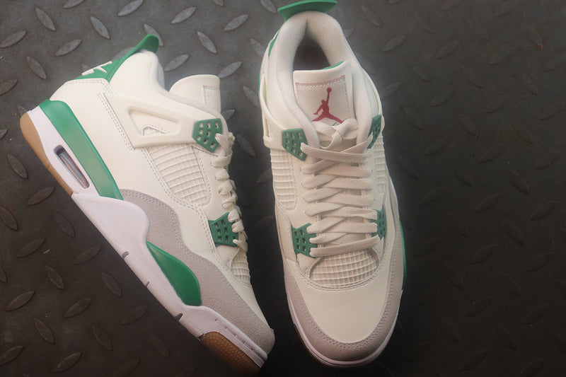 SB x Air Jordan 4 “Pine Green”