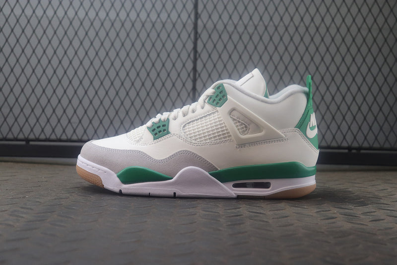 SB x Air Jordan 4 “Pine Green”