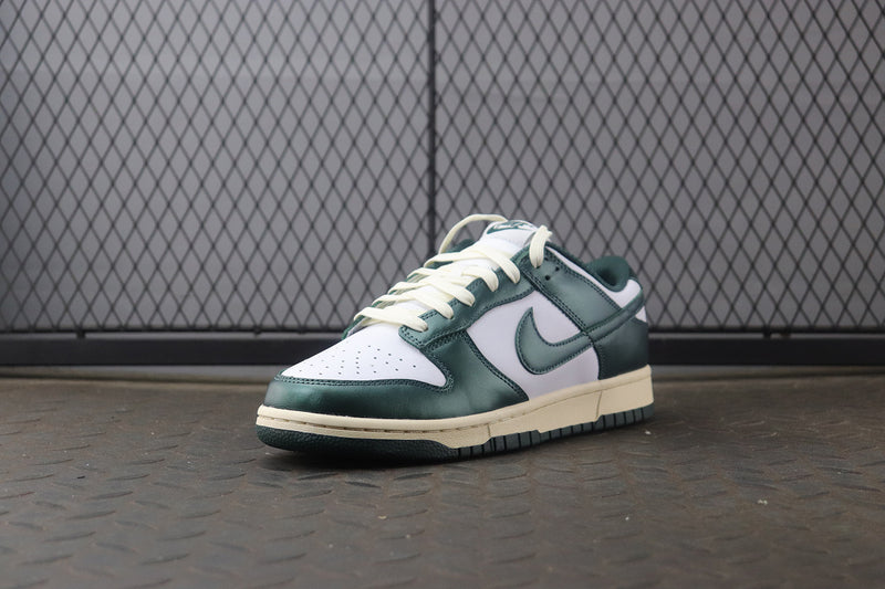 Nike Dunk Low " Vintage Green"