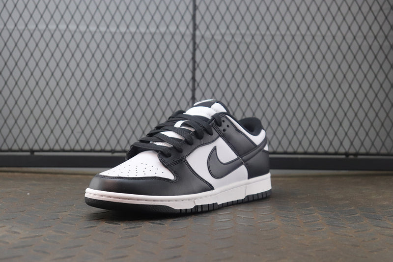 Dunk Low Panda