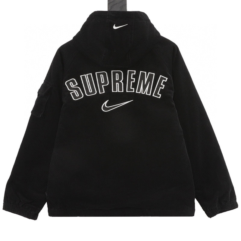 Jaqueta de veludo Nike x Supreme 22Fw