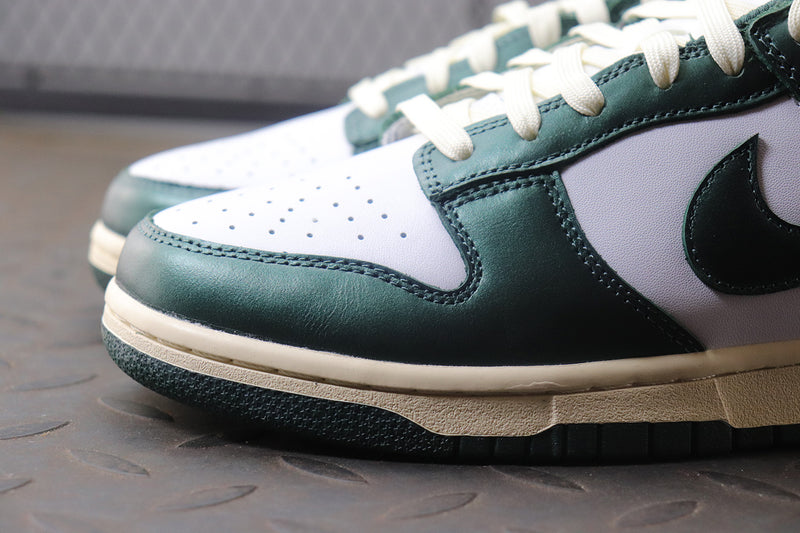 Nike Dunk Low " Vintage Green"