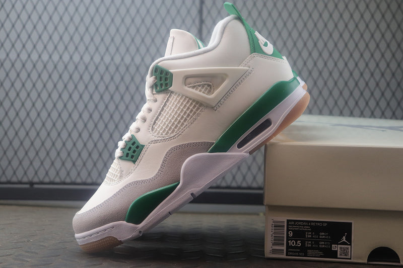 SB x Air Jordan 4 “Pine Green”