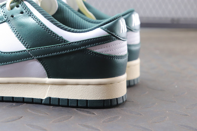 Nike Dunk Low " Vintage Green"