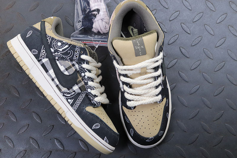 Nike x Travis Scott SB Dunk Low sneakers